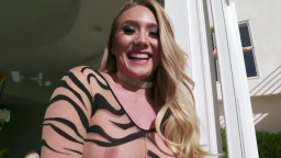 Aj Applegate - Booty Tigress On The Hunt