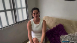 Religious Woman Pretends To Be Difficult But In The End She Gives Up Her Ass